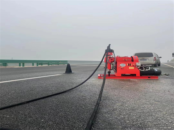 鄯善马路路基路面开裂下沉注浆加固灌浆